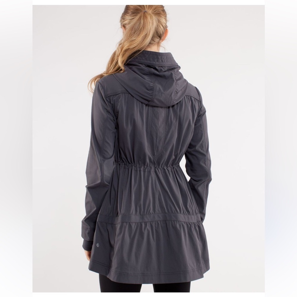lululemon athletica apres practice anorak striped Deep Blue Utility Jacket
